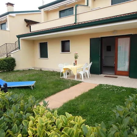 Villaggio Dei Fiori Extra Luxury 4 Stars - Great Family - Petz Friendly - With Hypermarket - Delivery Restaurant-pizzeria - Breakfast With Supplement - Ultra Fast Wi-fi - Parking Adjacent To The - With Mechanical Wor