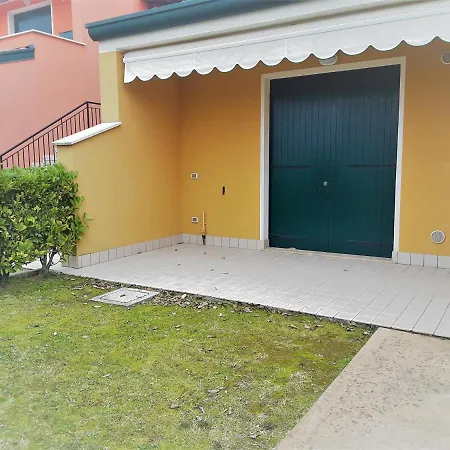 Villaggio Dei Fiori Extra Luxury 4 Stars - Great Family - Petz Friendly - With Hypermarket - Delivery Restaurant-pizzeria - Breakfast With Supplement - Ultra Fast Wi-fi - Parking Adjacent To The - With Mechanical Wor Aparthotel