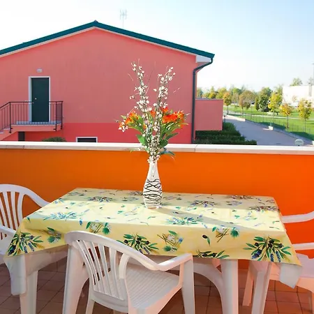 Villaggio Dei Fiori Extra Luxury 4 Stars - Great Family - Petz Friendly - With Hypermarket - Delivery Restaurant-pizzeria - Breakfast With Supplement - Ultra Fast Wi-fi - Parking Adjacent To The - With Mechanical Wor
