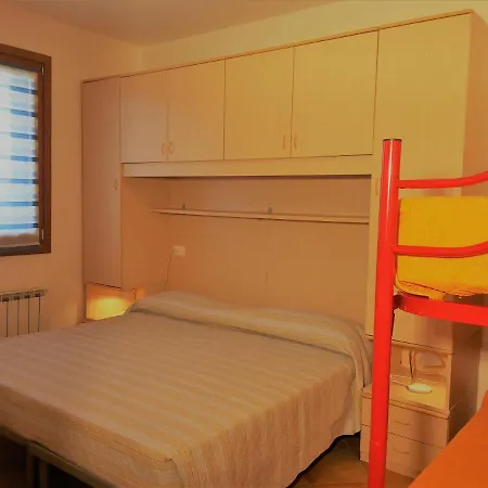 Aparthotel Villaggio Dei Fiori Extra Luxury 4 Stars - Great Family - Petz Friendly - With Hypermarket - Delivery Restaurant-pizzeria - Breakfast With Supplement - Ultra Fast Wi-fi - Parking Adjacent To The - With Mechanical Wor