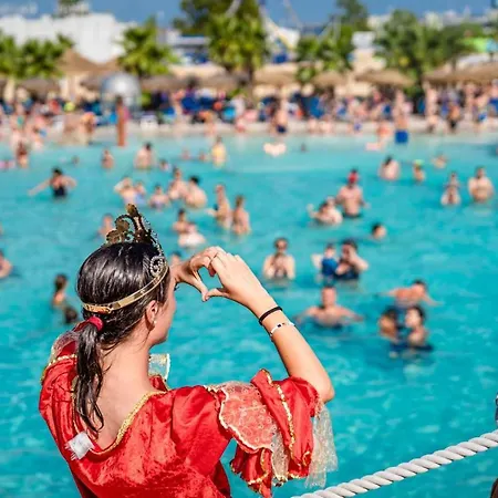 Villaggio Dei Fiori Extra Luxury 4 Stars - Great Family - Petz Friendly - With Hypermarket - Delivery Restaurant-pizzeria - Breakfast With Supplement - Ultra Fast Wi-fi - Parking Adjacent To The - With Mechanical Wor Aparthotel 4*