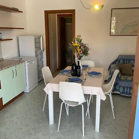 Villaggio Dei Fiori Extra Luxury 4 Stars - Great Family - Petz Friendly - With Hypermarket - Delivery Restaurant-pizzeria - Breakfast With Supplement - Ultra Fast Wi-fi - Parking Adjacent To The - With Mechanical Wor Aparthotel