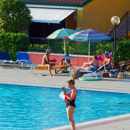 Villaggio Dei Fiori Extra Luxury 4 Stars - Great Family - Petz Friendly - With Hypermarket - Delivery Restaurant-pizzeria - Breakfast With Supplement - Ultra Fast Wi-fi - Parking Adjacent To The - With Mechanical Wor Caorle