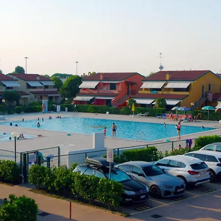 Villaggio Dei Fiori Extra Luxury 4 Stars - Great Family - Petz Friendly - With Hypermarket - Delivery Restaurant-pizzeria - Breakfast With Supplement - Ultra Fast Wi-fi - Parking Adjacent To The - With Mechanical Wor Aparthotel 4*