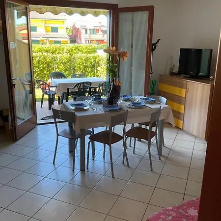 Villaggio Dei Fiori Extra Luxury 4 Stars - Great Family - Petz Friendly - With Hypermarket - Delivery Restaurant-pizzeria - Breakfast With Supplement - Ultra Fast Wi-fi - Parking Adjacent To The - With Mechanical Wor 4* Caorle
