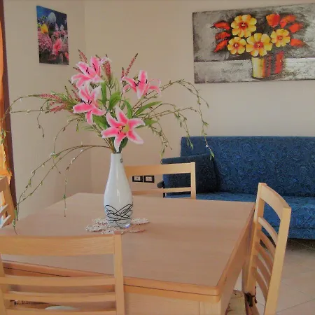 Villaggio Dei Fiori Extra Luxury 4 Stars - Great Family - Petz Friendly - With Hypermarket - Delivery Restaurant-pizzeria - Breakfast With Supplement - Ultra Fast Wi-fi - Parking Adjacent To The - With Mechanical Wor
